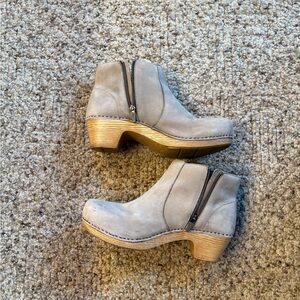 Dansko Maria Gray Nubuck Boots 41 10 10.5